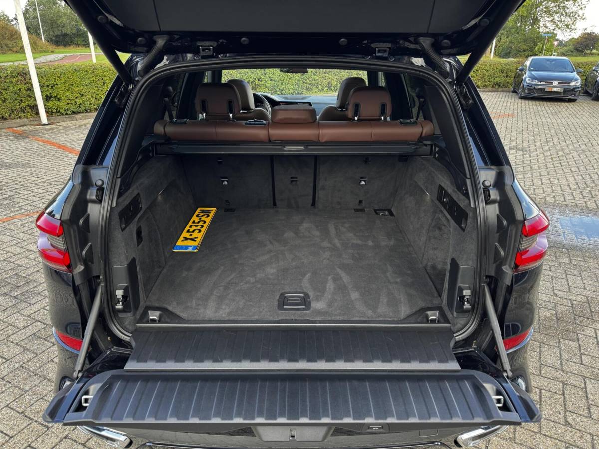 BMW X5 BMW X5 xDrive30d M-Sport|Pano|Indivi|Lucht|Sfeerve|El.Trekha