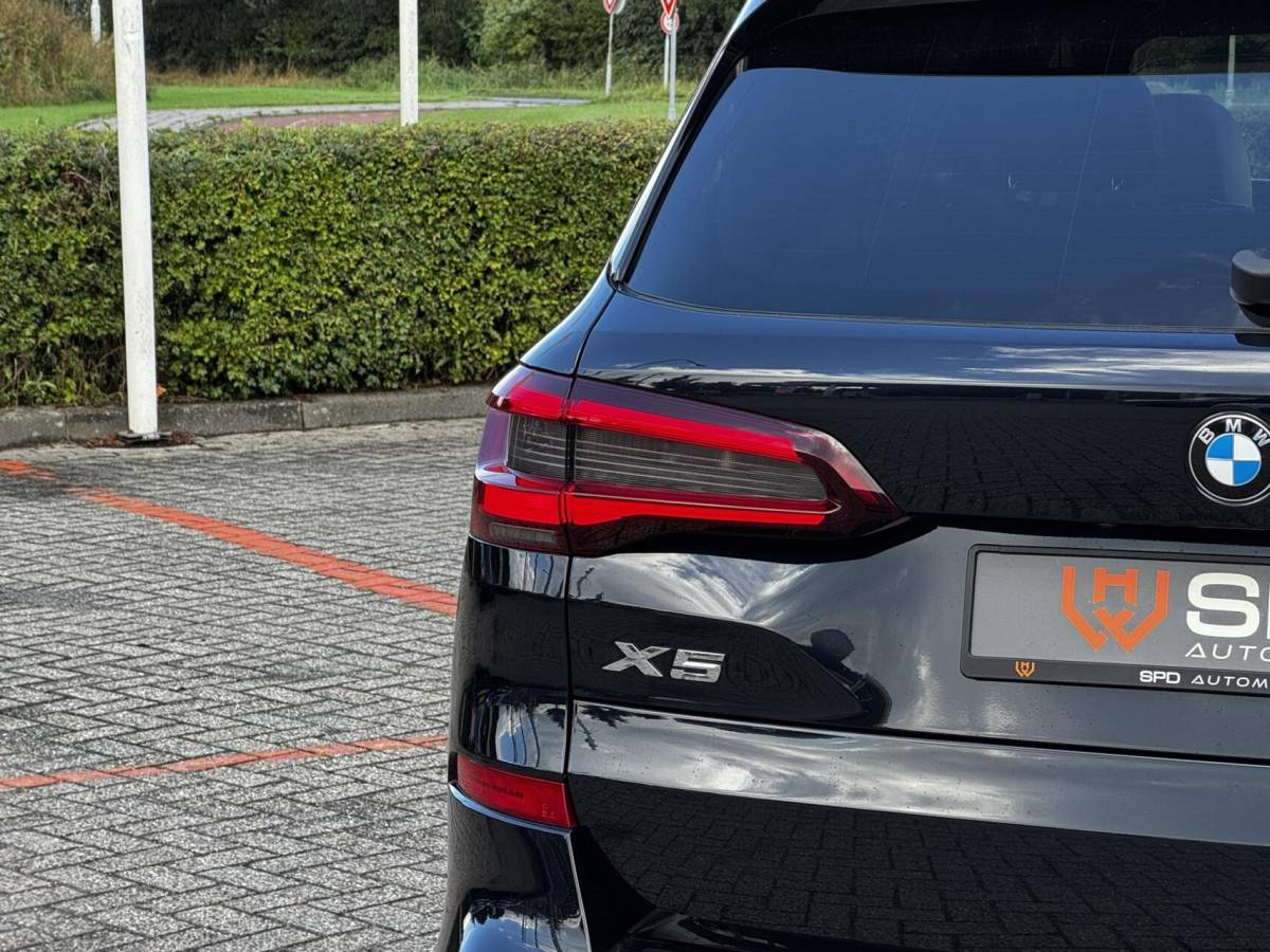 BMW X5 BMW X5 xDrive30d M-Sport|Pano|Indivi|Lucht|Sfeerve|El.Trekha