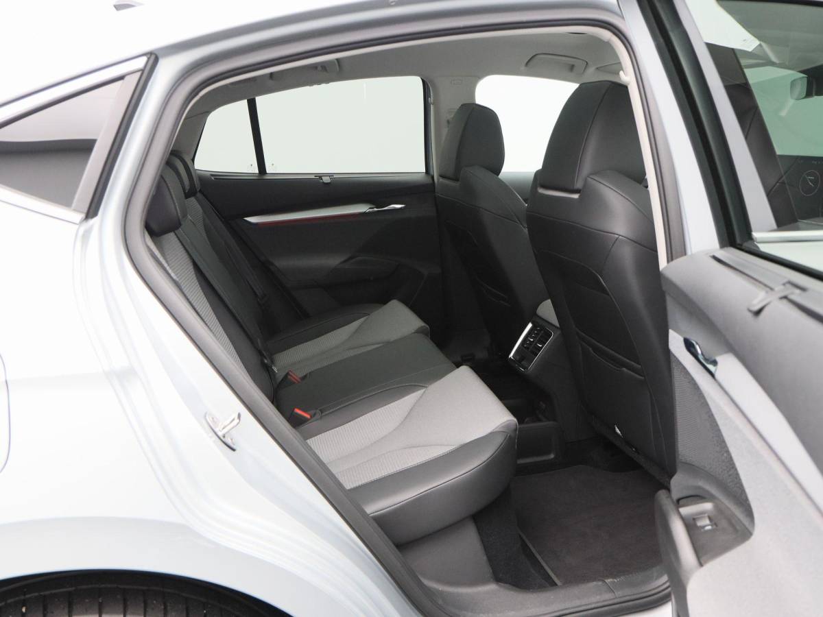 Škoda Enyaq Coupe Skoda Enyaq Coupé iV 80 | Panoramadak | Camera | Adaptive Cruise | Stoel- & Stuurverwarming | Full LED | 20 Inch | 28.579 Km!!