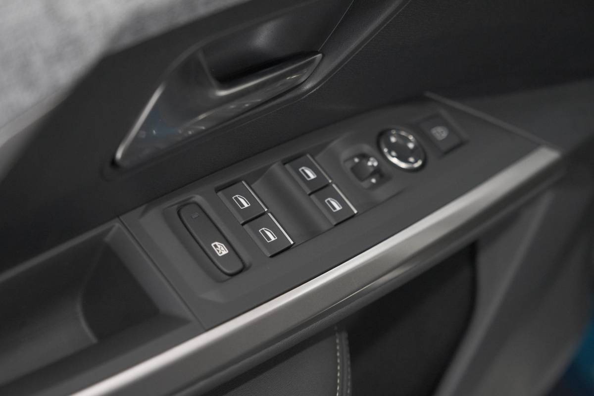 Peugeot 3008 Peugeot 3008 1.2 Hybrid 136 GT | Elektrische Kofferklep | Camera | Adaptieve Cruise Control | Apple CarPlay