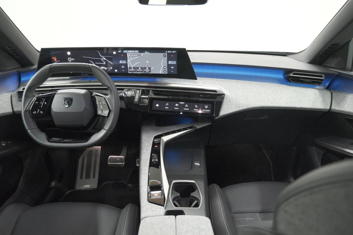 Peugeot 3008 Peugeot 3008 1.2 Hybrid 136 GT | Elektrische Kofferklep | Camera | Adaptieve Cruise Control | Apple CarPlay