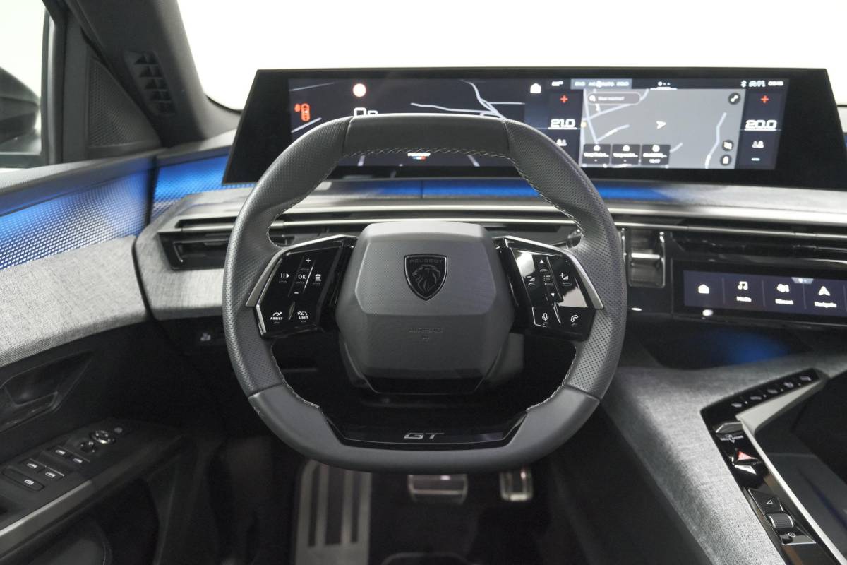 Peugeot 3008 Peugeot 3008 1.2 Hybrid 136 GT | Elektrische Kofferklep | Camera | Adaptieve Cruise Control | Apple CarPlay