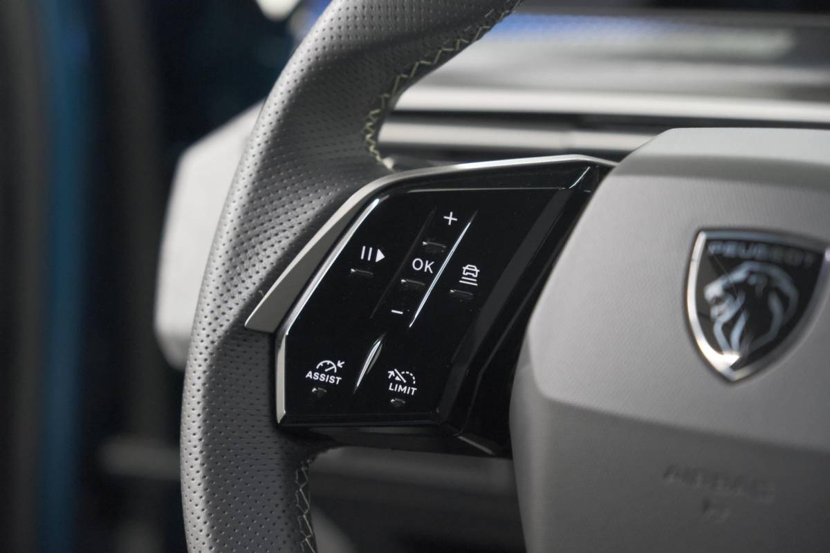 Peugeot 3008 Peugeot 3008 1.2 Hybrid 136 GT | Elektrische Kofferklep | Camera | Adaptieve Cruise Control | Apple CarPlay