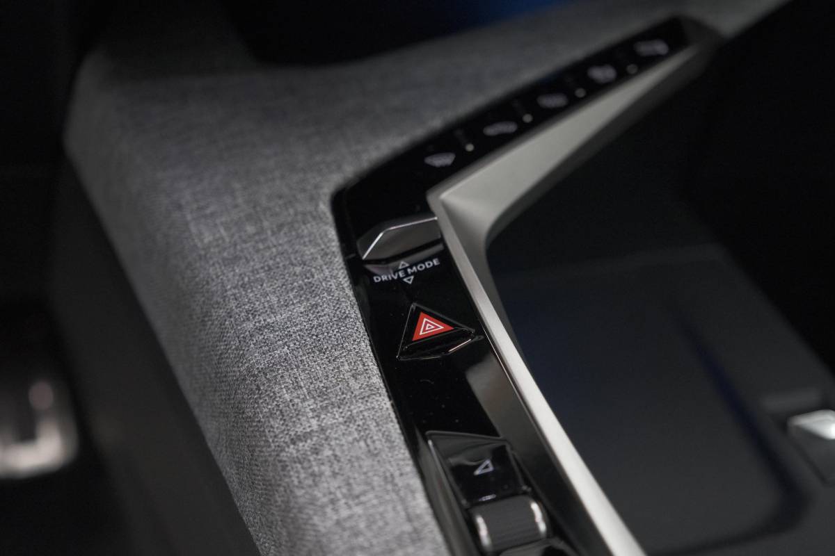 Peugeot 3008 Peugeot 3008 1.2 Hybrid 136 GT | Elektrische Kofferklep | Camera | Adaptieve Cruise Control | Apple CarPlay