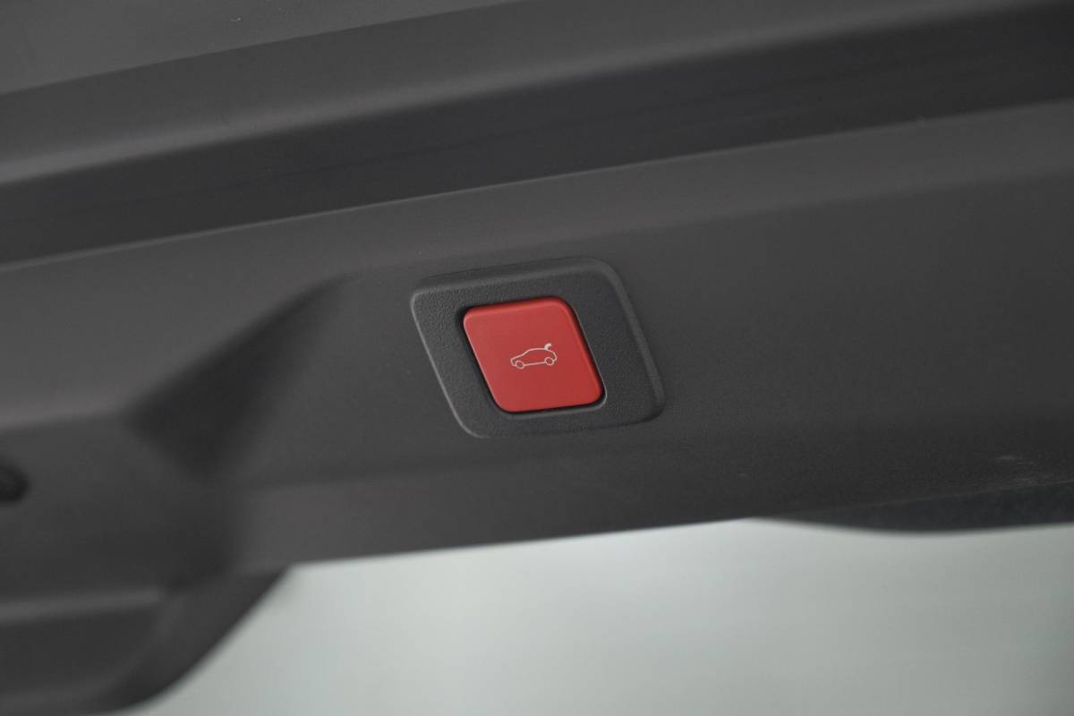 Peugeot 3008 Peugeot 3008 1.2 Hybrid 136 GT | Elektrische Kofferklep | Camera | Adaptieve Cruise Control | Apple CarPlay