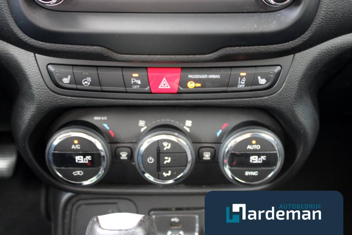 Jeep Renegade Jeep Renegade 1.4 MultiAir Limited Trekhaak Xenon