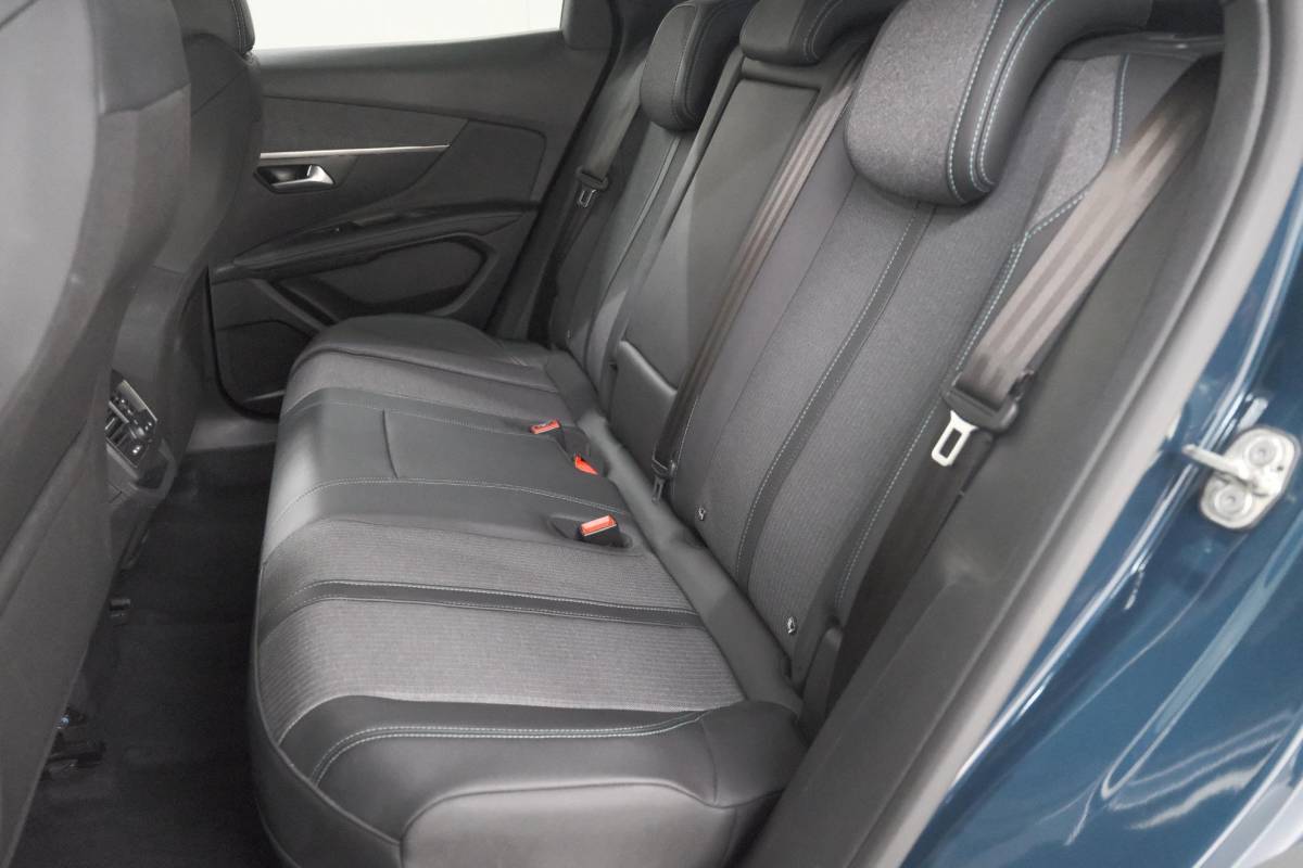Peugeot 3008 Peugeot 3008 1.6 HYbrid 225 Allure | Camera | Dodehoekdetectie | Apple Carplay | Navigatie