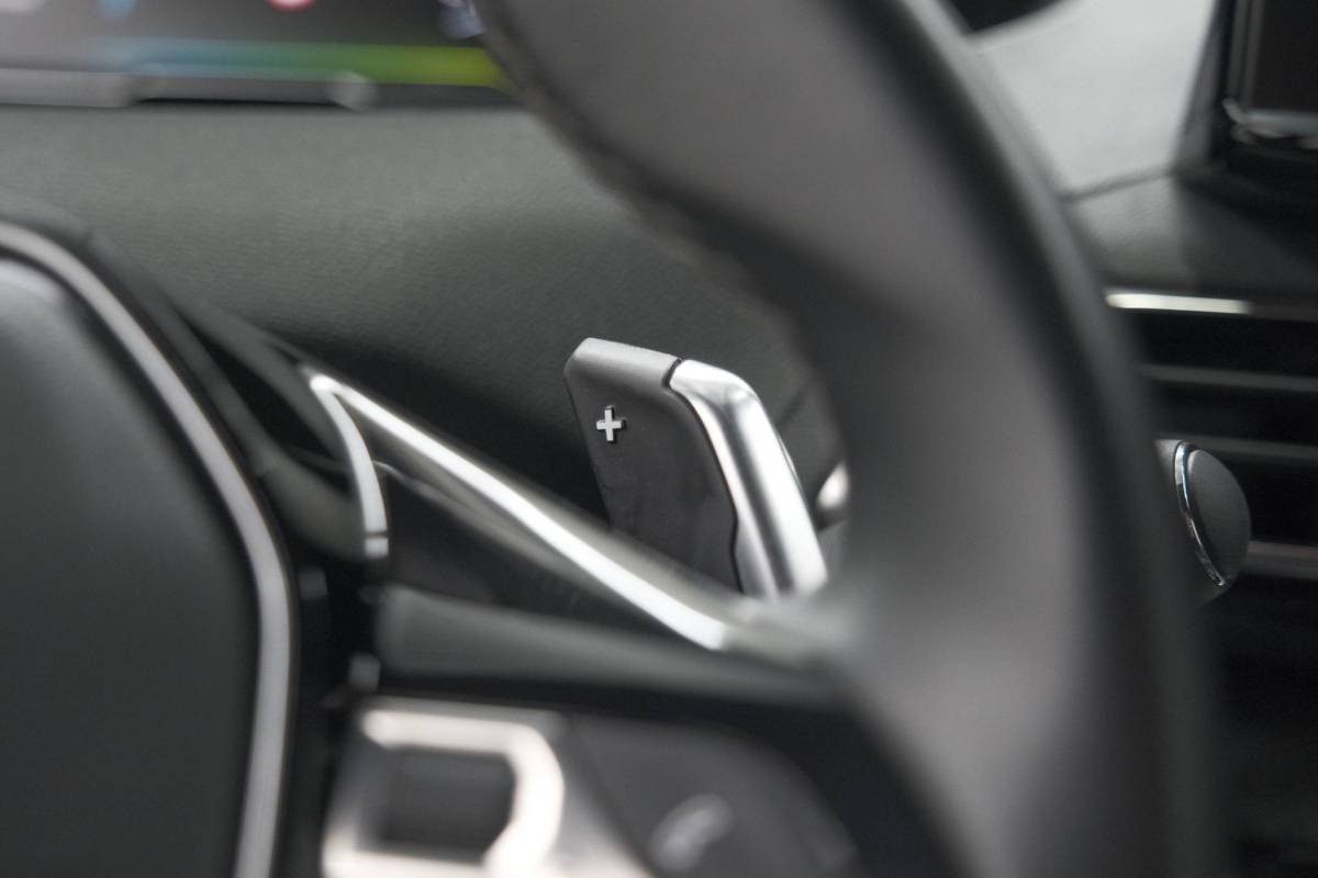 Peugeot 3008 Peugeot 3008 1.6 HYbrid 225 Allure | Camera | Dodehoekdetectie | Apple Carplay | Navigatie