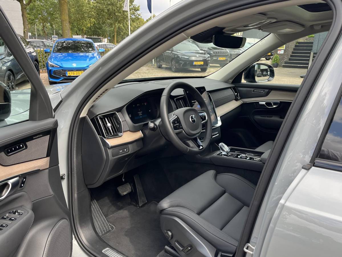 Volvo XC90 Volvo XC90 2.0 T8 Plug-in hybrid AWD Plus Dark ACC | APPLE CARP. | 7. PERSOONS | PANNO. DAK | 360˚ CAMERA |
