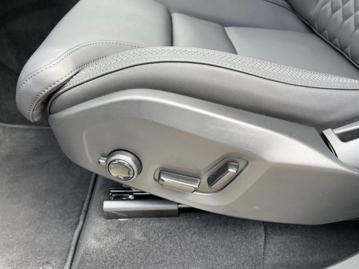 Volvo XC90 Volvo XC90 2.0 T8 Plug-in hybrid AWD Plus Dark ACC | APPLE CARP. | 7. PERSOONS | PANNO. DAK | 360˚ CAMERA |