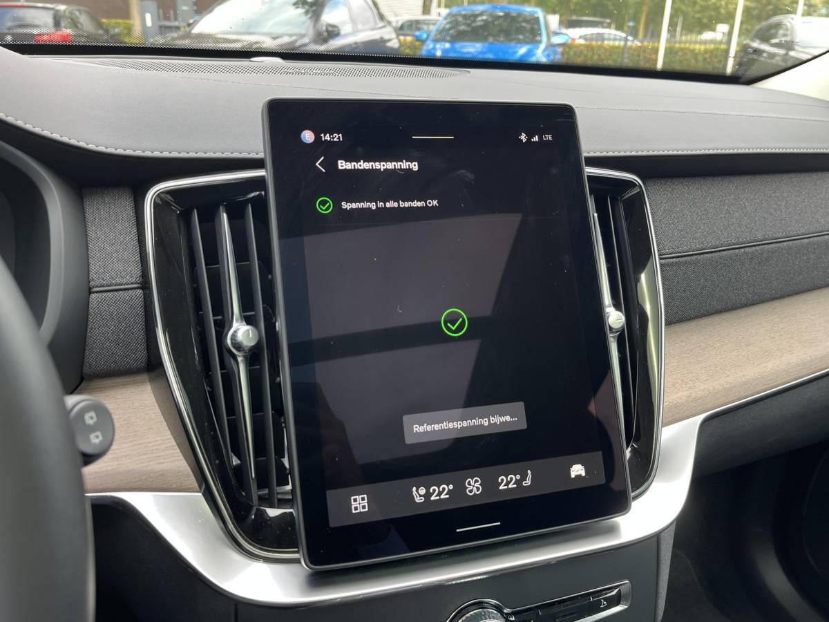 Volvo XC90 Volvo XC90 2.0 T8 Plug-in hybrid AWD Plus Dark ACC | APPLE CARP. | 7. PERSOONS | PANNO. DAK | 360˚ CAMERA |