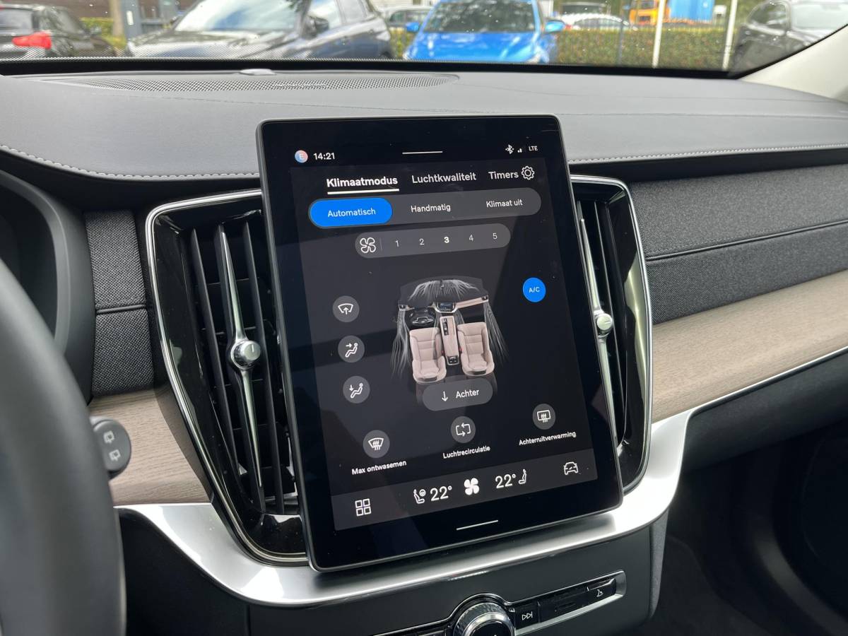 Volvo XC90 Volvo XC90 2.0 T8 Plug-in hybrid AWD Plus Dark ACC | APPLE CARP. | 7. PERSOONS | PANNO. DAK | 360˚ CAMERA |