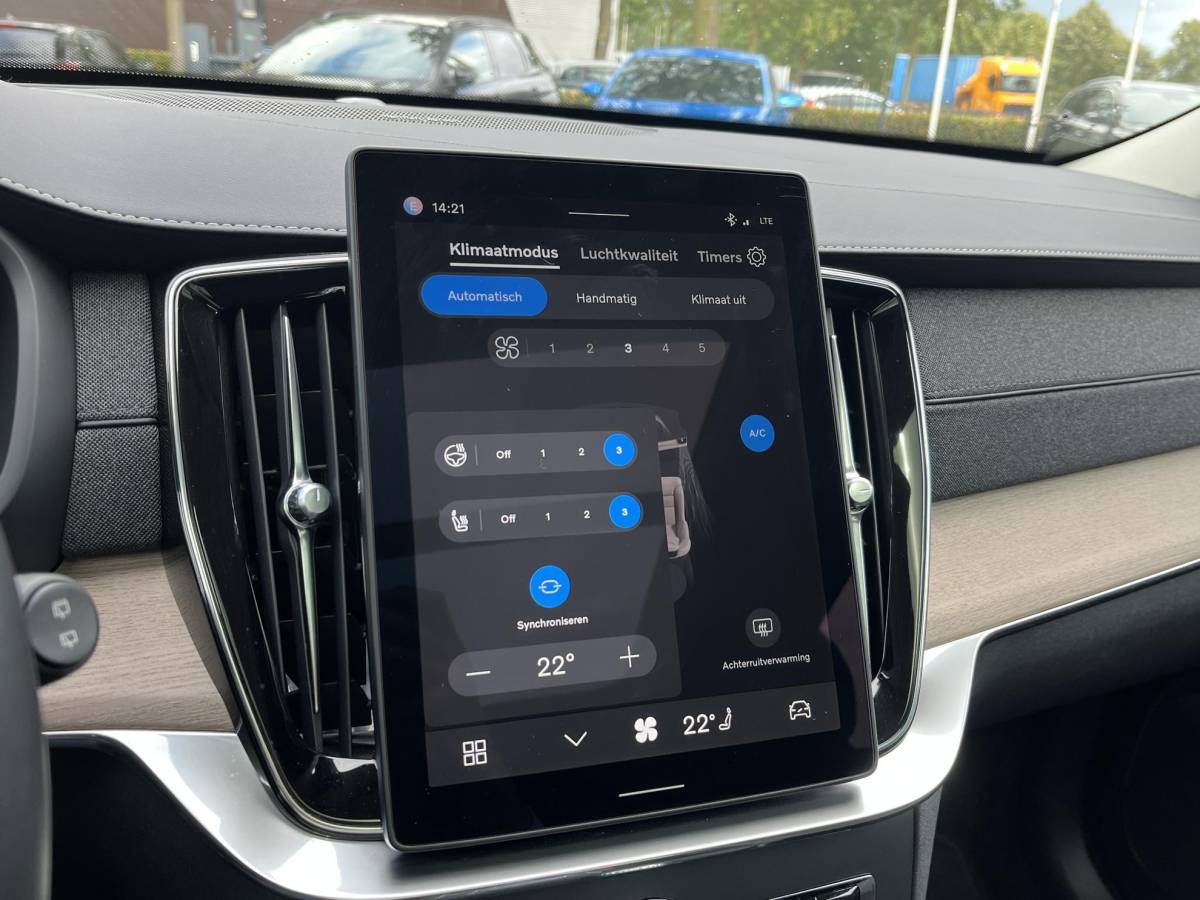 Volvo XC90 Volvo XC90 2.0 T8 Plug-in hybrid AWD Plus Dark ACC | APPLE CARP. | 7. PERSOONS | PANNO. DAK | 360˚ CAMERA |