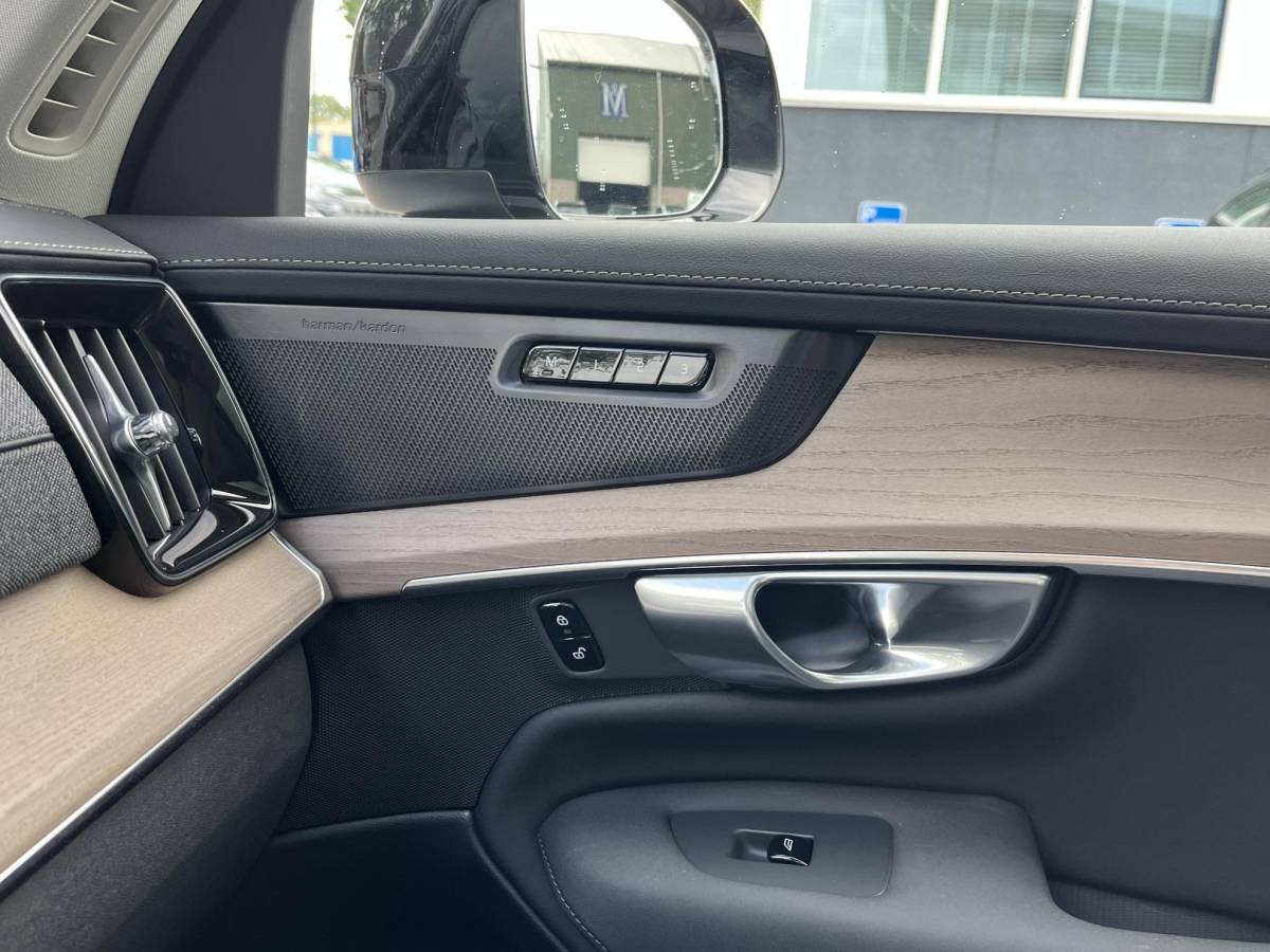 Volvo XC90 Volvo XC90 2.0 T8 Plug-in hybrid AWD Plus Dark ACC | APPLE CARP. | 7. PERSOONS | PANNO. DAK | 360˚ CAMERA |