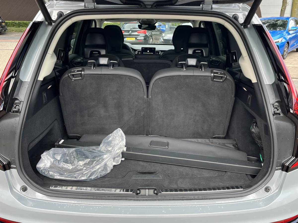 Volvo XC90 Volvo XC90 2.0 T8 Plug-in hybrid AWD Plus Dark ACC | APPLE CARP. | 7. PERSOONS | PANNO. DAK | 360˚ CAMERA |