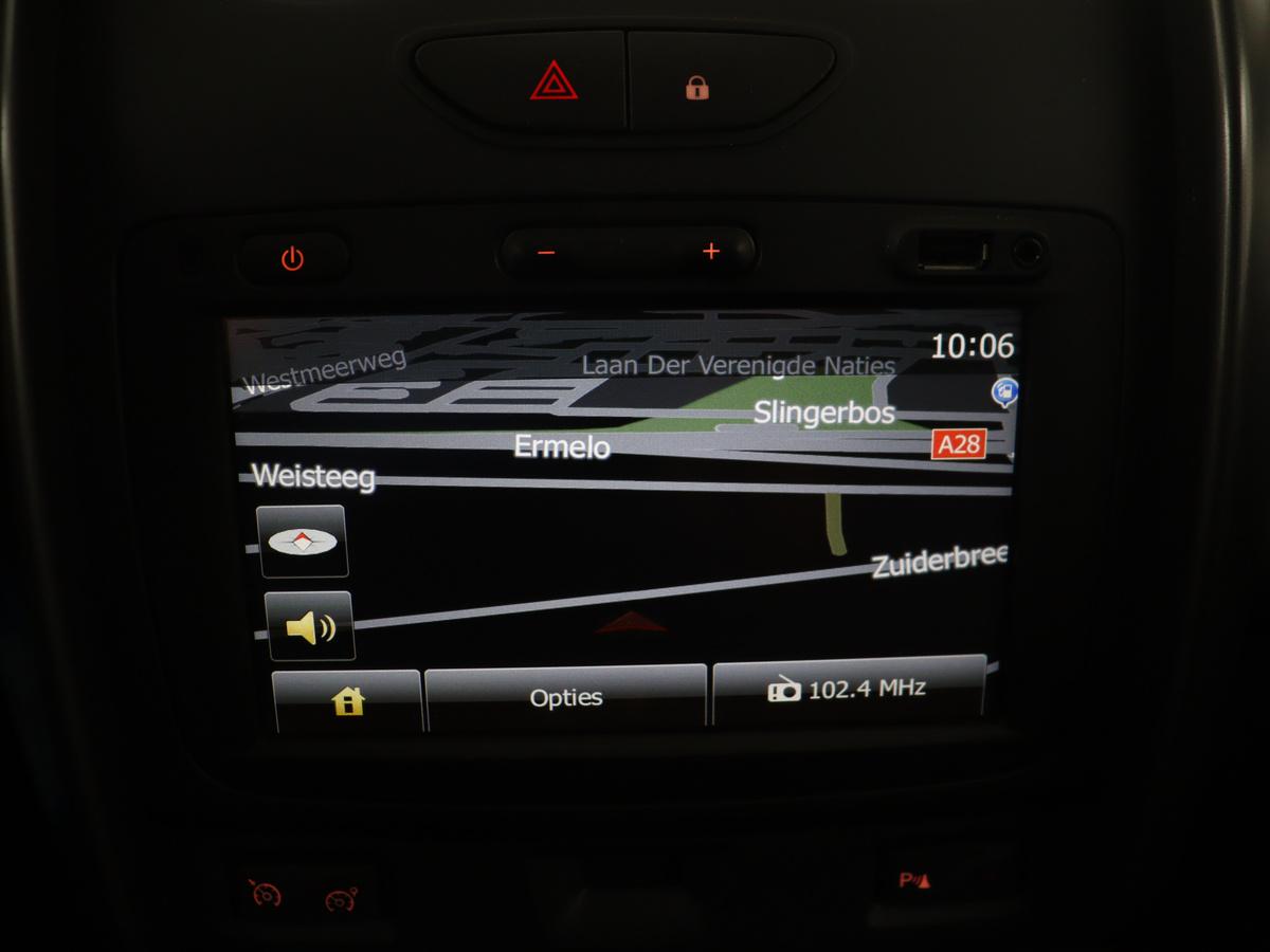 Dacia Duster Dacia Duster 1.2 TCe 4×2 Prestige | Trekhaak | Lichtmetaal 16” | Bluetooth | Navigatie | Cruise control | Park assist | Lederen stuurwiel |