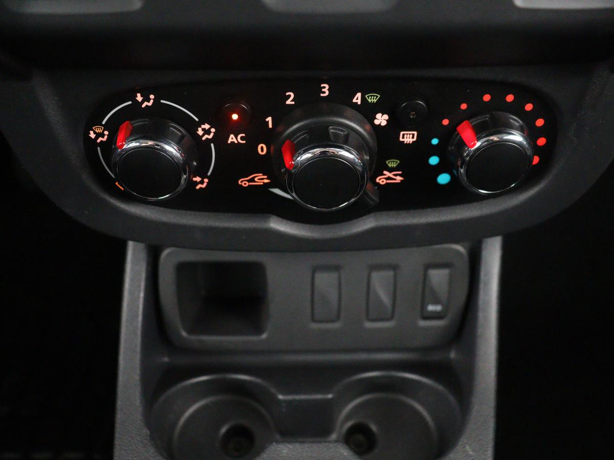 Dacia Duster Dacia Duster 1.2 TCe 4×2 Prestige | Trekhaak | Lichtmetaal 16” | Bluetooth | Navigatie | Cruise control | Park assist | Lederen stuurwiel |