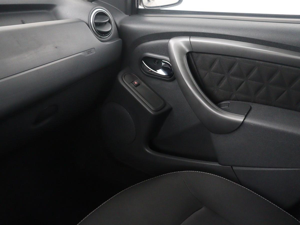 Dacia Duster Dacia Duster 1.2 TCe 4×2 Prestige | Trekhaak | Lichtmetaal 16” | Bluetooth | Navigatie | Cruise control | Park assist | Lederen stuurwiel |