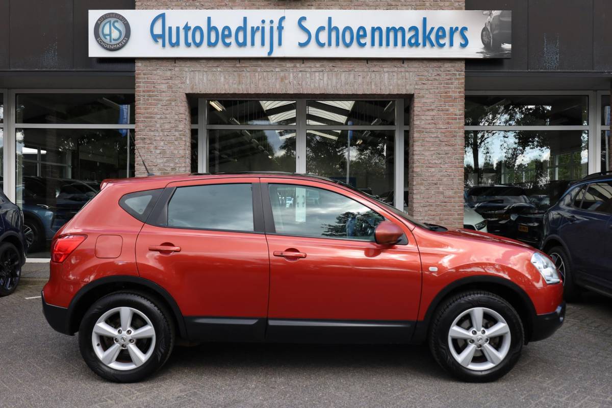Nissan QASHQAI Nissan Qashqai 2.0 Tekna Premium LAGE-KM + NAP!! CAMERA TREKHAAK NAP PANO DAB CRUISE CLIMA ALL-SEASONS ENZ!