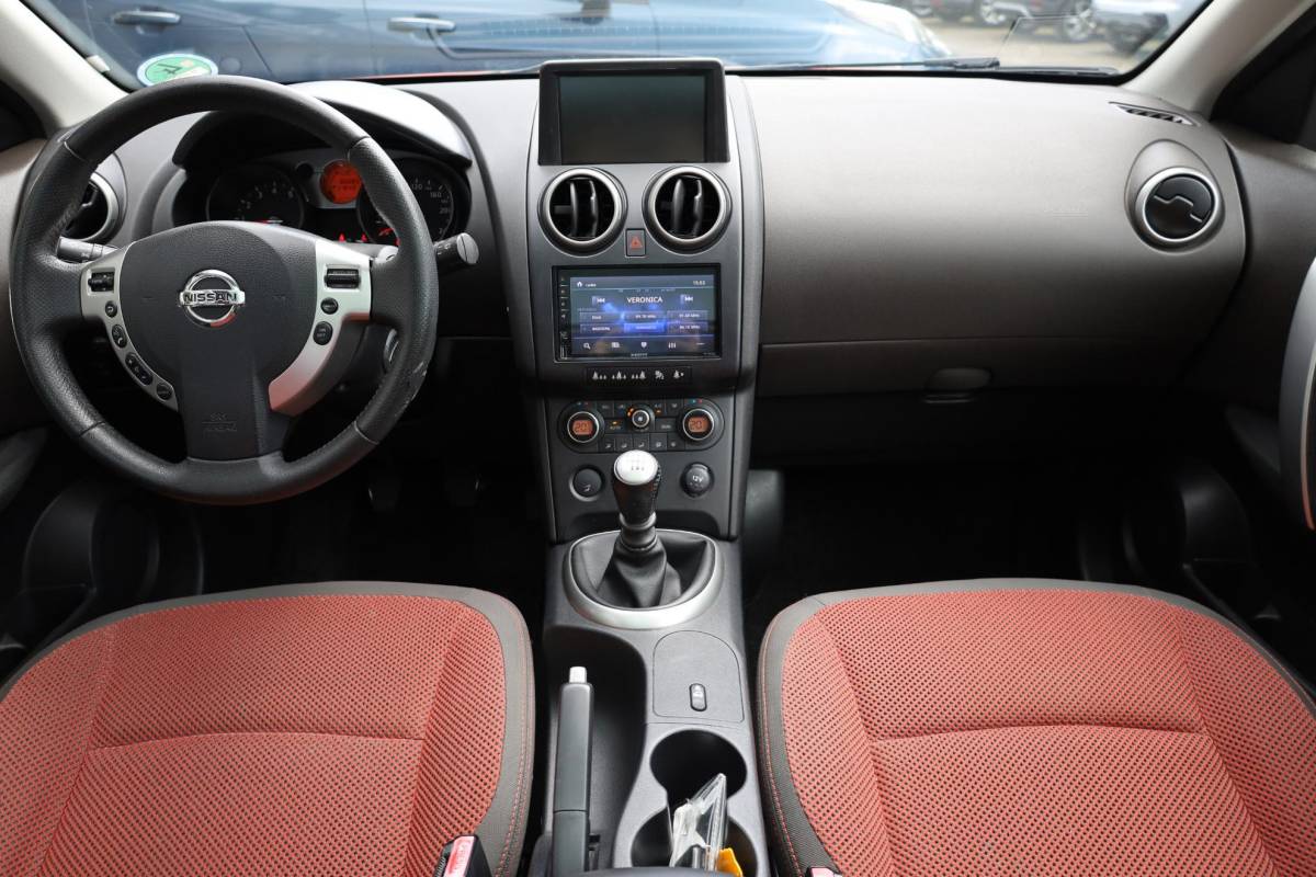 Nissan QASHQAI Nissan Qashqai 2.0 Tekna Premium LAGE-KM + NAP!! CAMERA TREKHAAK NAP PANO DAB CRUISE CLIMA ALL-SEASONS ENZ!