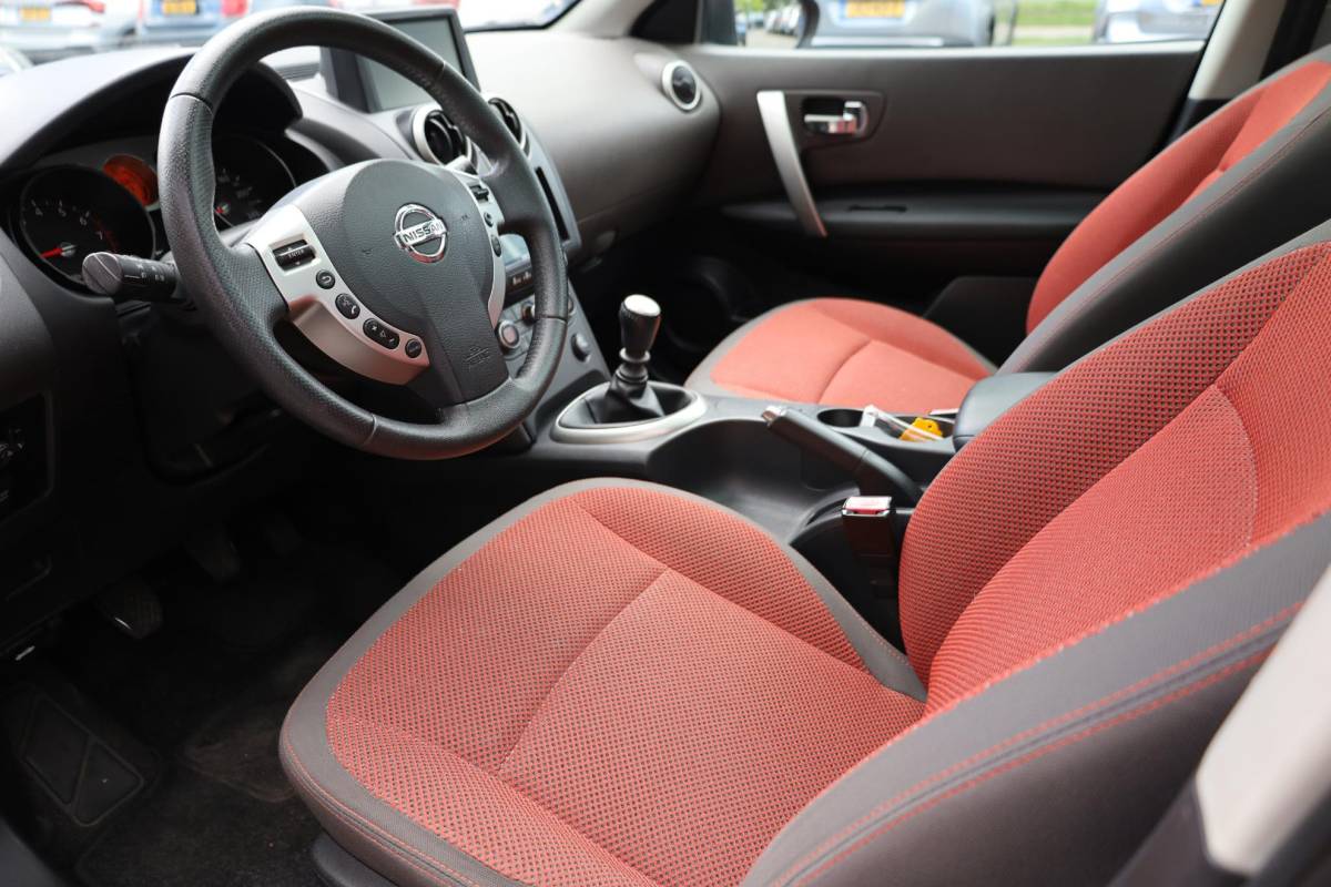Nissan QASHQAI Nissan Qashqai 2.0 Tekna Premium LAGE-KM + NAP!! CAMERA TREKHAAK NAP PANO DAB CRUISE CLIMA ALL-SEASONS ENZ!