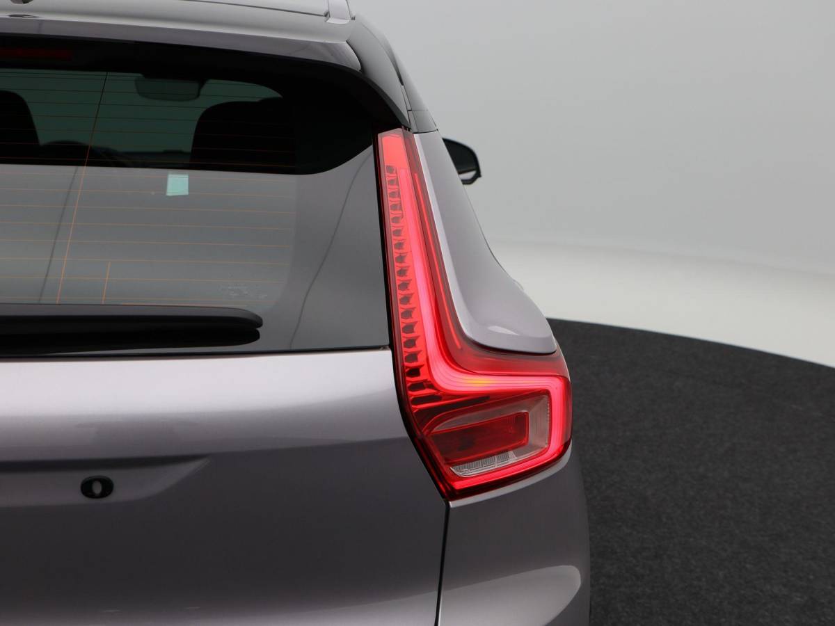 Volvo EX40 Volvo EX40 Single Motor Extended Range Plus 82 kWh 252 Pk | Harman Kardon Audio | Adaptive Cruise | Sportstoelen | Stoel- en Stuurverwarming | Privacy Glass | Camera | 19 Inch