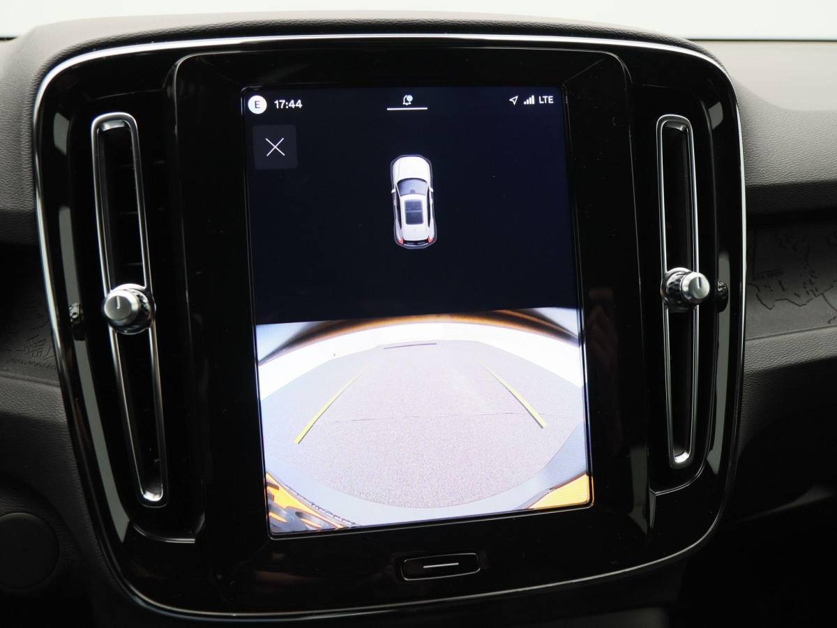 Volvo EX40 Volvo EX40 Single Motor Extended Range Plus 82 kWh 252 Pk | Harman Kardon Audio | Adaptive Cruise | Sportstoelen | Stoel- en Stuurverwarming | Privacy Glass | Camera | 19 Inch