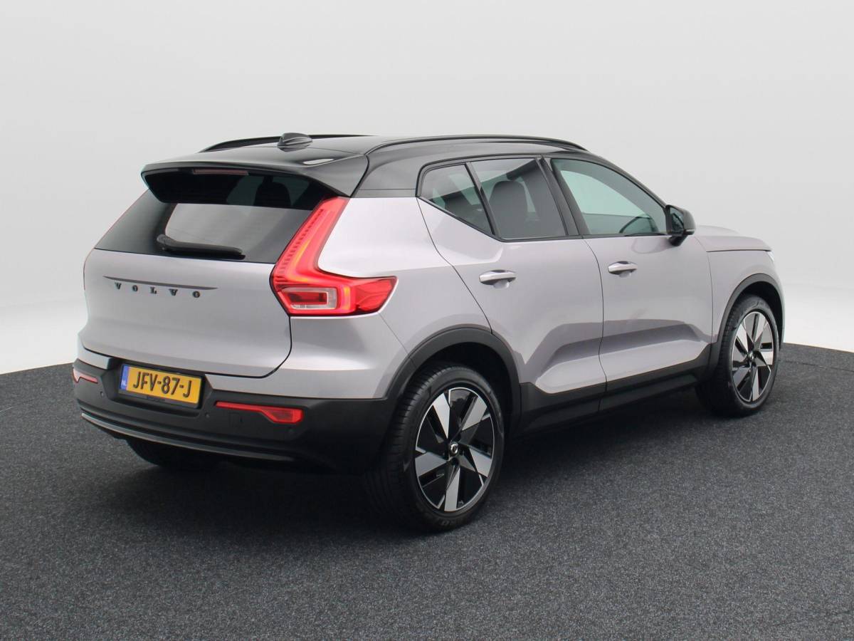 Volvo EX40 Volvo EX40 Single Motor Extended Range Plus 82 kWh 252 Pk | Harman Kardon Audio | Adaptive Cruise | Sportstoelen | Stoel- en Stuurverwarming | Privacy Glass | Camera | 19 Inch