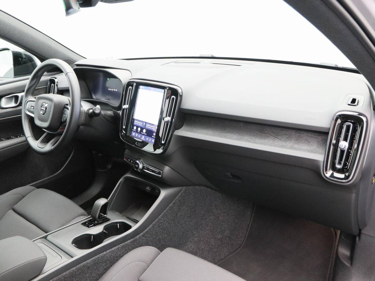 Volvo EX40 Volvo EX40 Single Motor Extended Range Plus 82 kWh 252 Pk | Harman Kardon Audio | Adaptive Cruise | Sportstoelen | Stoel- en Stuurverwarming | Privacy Glass | Camera | 19 Inch