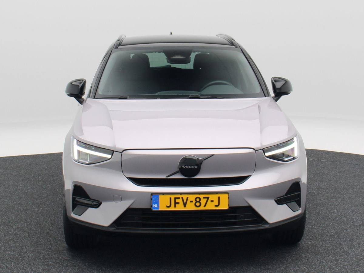 Volvo EX40 Volvo EX40 Single Motor Extended Range Plus 82 kWh 252 Pk | Harman Kardon Audio | Adaptive Cruise | Sportstoelen | Stoel- en Stuurverwarming | Privacy Glass | Camera | 19 Inch