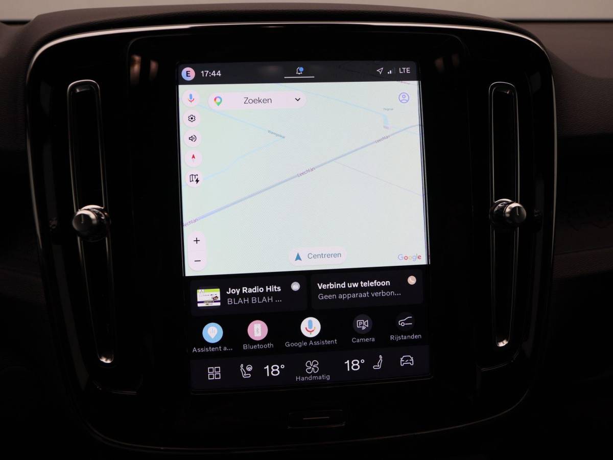 Volvo EX40 Volvo EX40 Single Motor Extended Range Plus 82 kWh 252 Pk | Harman Kardon Audio | Adaptive Cruise | Sportstoelen | Stoel- en Stuurverwarming | Privacy Glass | Camera | 19 Inch