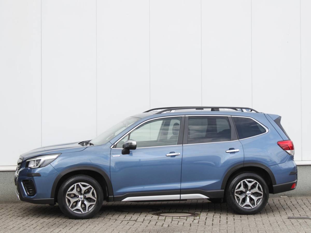 Subaru Forester Subaru Forester 2.0i e-BOXER Luxury | Navi | Camera | Trekhaak