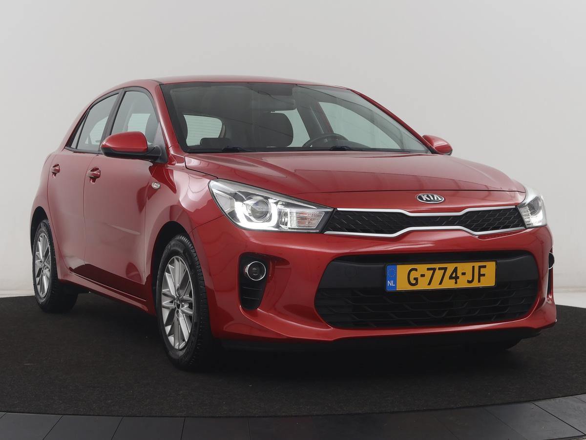 Kia Rio Kia Rio 1.0 TGDI DynamicLine | Carplay | Camera | Full LED | Cruise control | Navigatie | Lichtmetaal 15 ” | Full LED | DAB |