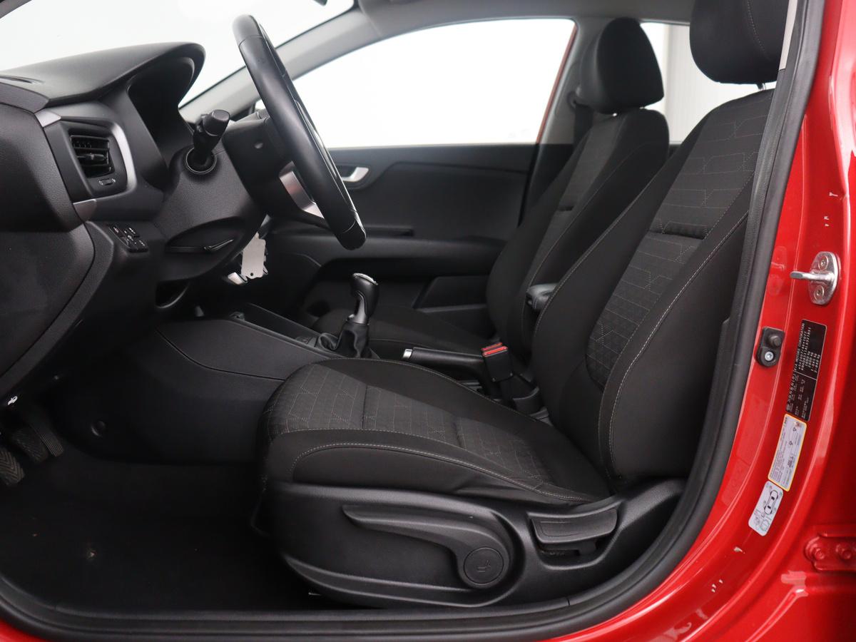 Kia Rio Kia Rio 1.0 TGDI DynamicLine | Carplay | Camera | Full LED | Cruise control | Navigatie | Lichtmetaal 15 ” | Full LED | DAB |