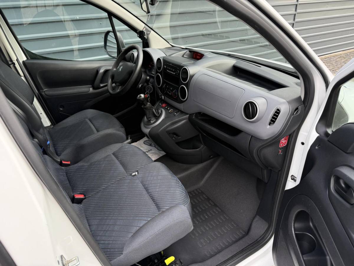 Peugeot Partner Peugeot Partner bestel 120 1.6-16V Benzine Grijs kenteken