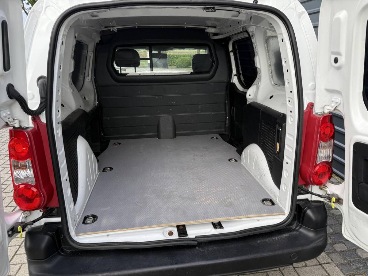 Peugeot Partner Peugeot Partner bestel 120 1.6-16V Benzine Grijs kenteken
