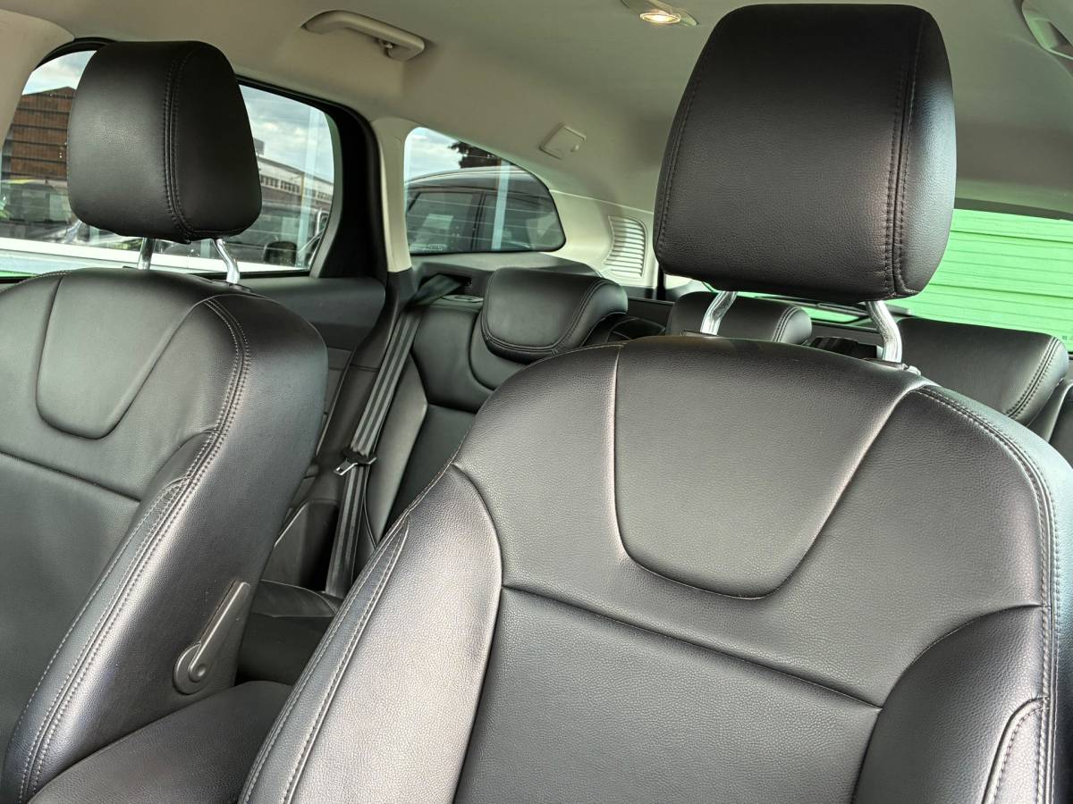 Ford Focus Ford Focus Wagon 1.0 Titanium Edition|1e Eigenaar|D-riem v.v.|Navigatie|Cruise|Climatronic|Trekhaak|PDC|Nieuwe APk|NAP|