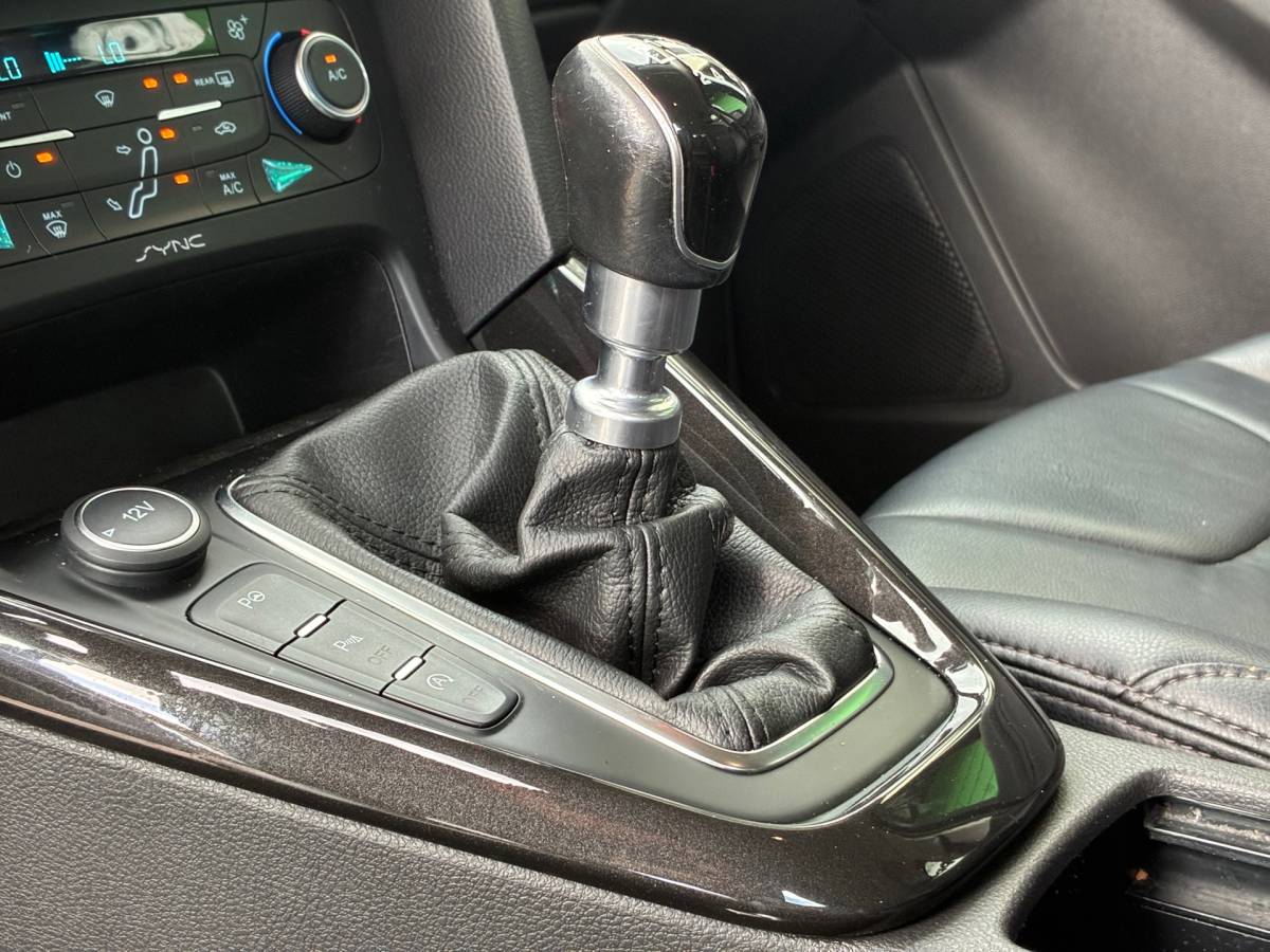 Ford Focus Ford Focus Wagon 1.0 Titanium Edition|1e Eigenaar|D-riem v.v.|Navigatie|Cruise|Climatronic|Trekhaak|PDC|Nieuwe APk|NAP|