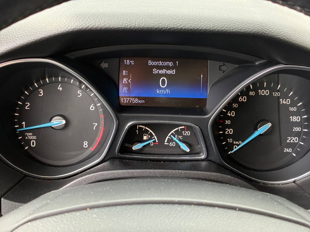 Ford Focus Ford Focus Wagon 1.0 Titanium Edition|1e Eigenaar|D-riem v.v.|Navigatie|Cruise|Climatronic|Trekhaak|PDC|Nieuwe APk|NAP|