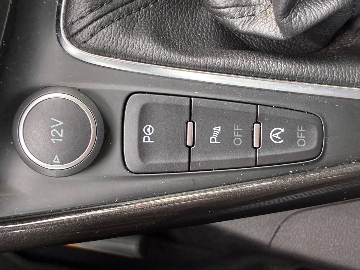 Ford Focus Ford Focus Wagon 1.0 Titanium Edition|1e Eigenaar|D-riem v.v.|Navigatie|Cruise|Climatronic|Trekhaak|PDC|Nieuwe APk|NAP|