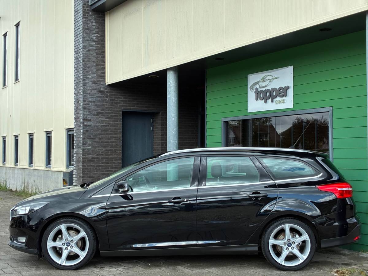 Ford Focus Ford Focus Wagon 1.0 Titanium Edition|1e Eigenaar|D-riem v.v.|Navigatie|Cruise|Climatronic|Trekhaak|PDC|Nieuwe APk|NAP|