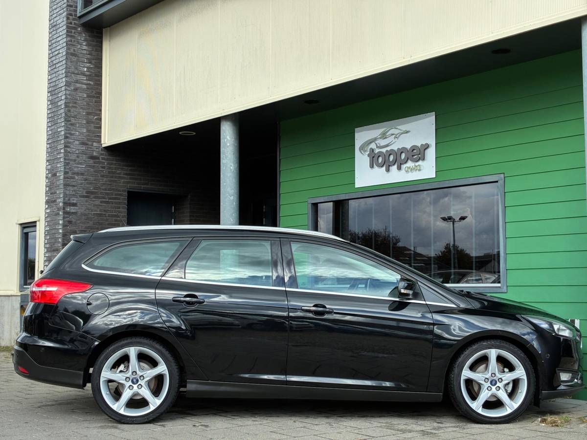 Ford Focus Ford Focus Wagon 1.0 Titanium Edition|1e Eigenaar|D-riem v.v.|Navigatie|Cruise|Climatronic|Trekhaak|PDC|Nieuwe APk|NAP|