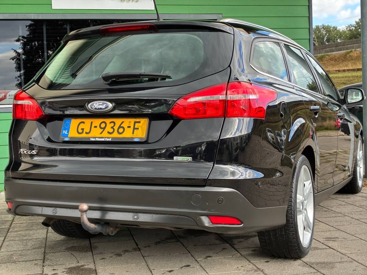 Ford Focus Ford Focus Wagon 1.0 Titanium Edition|1e Eigenaar|D-riem v.v.|Navigatie|Cruise|Climatronic|Trekhaak|PDC|Nieuwe APk|NAP|