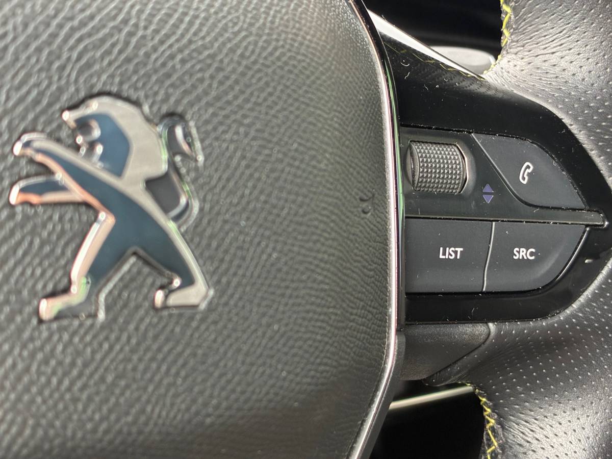 Peugeot 208 Peugeot 208 1.2 PureTech GT-Line|2e Eigenaar|Navigatie|Camera|CruiseControl|Climatronic|PDC|NAP|
