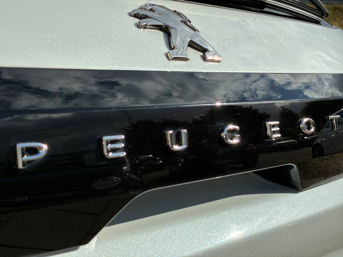 Peugeot 208 Peugeot 208 1.2 PureTech GT-Line|2e Eigenaar|Navigatie|Camera|CruiseControl|Climatronic|PDC|NAP|