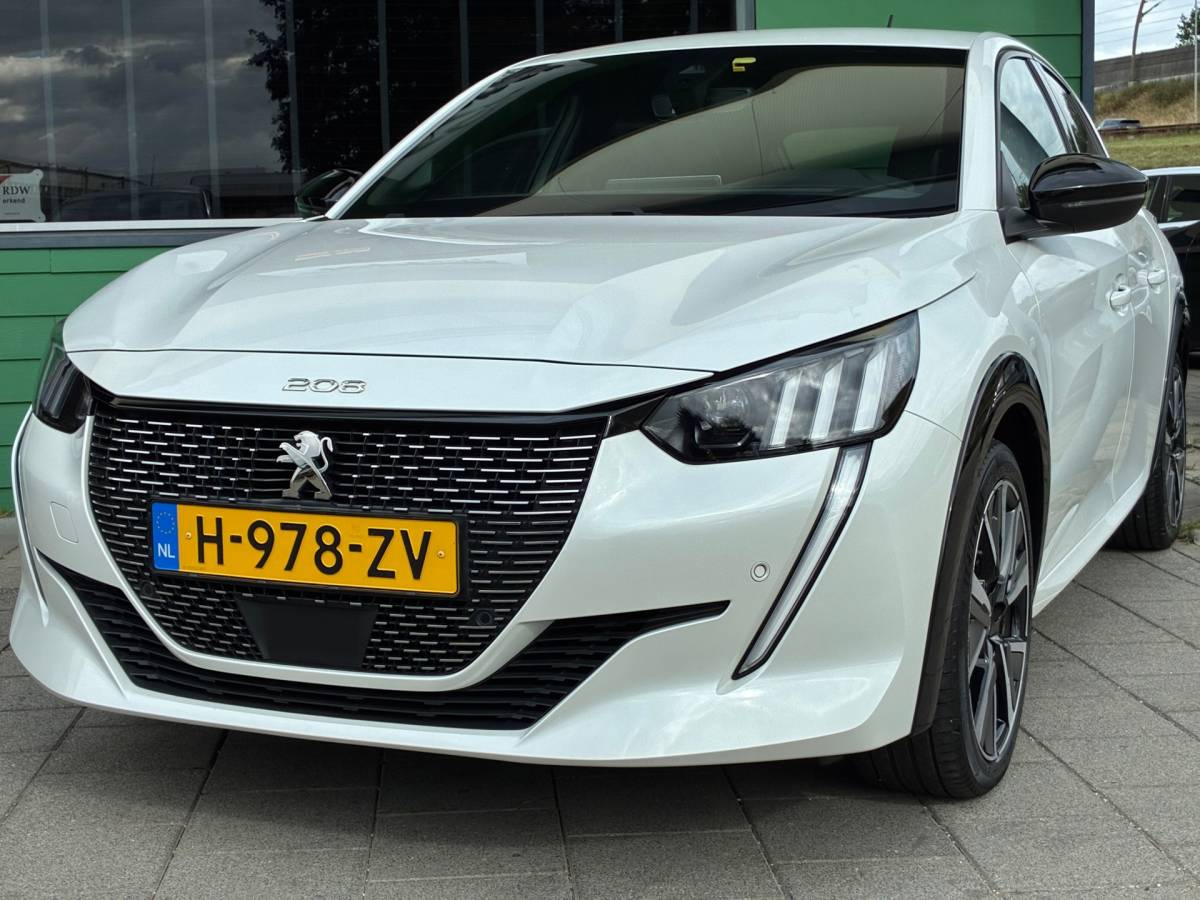 Peugeot 208 Peugeot 208 1.2 PureTech GT-Line|2e Eigenaar|Navigatie|Camera|CruiseControl|Climatronic|PDC|NAP|