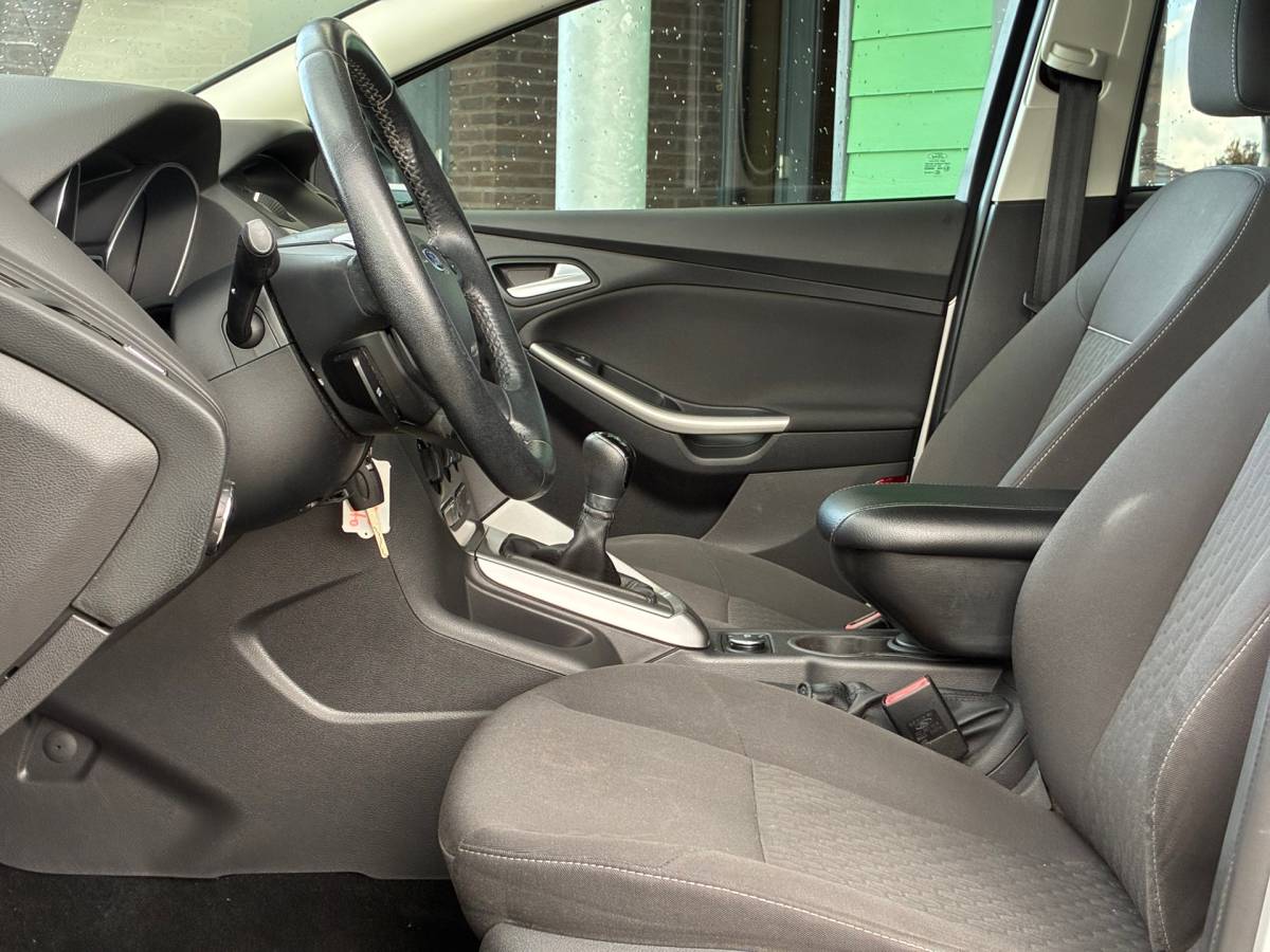 Ford Focus Ford Focus 1.0 EcoBoost Edition|2e Eigenaar|D-riem v.v.|Navigatie|Airco|CruiseControl|Trekhaak|Nieuwe APK|NAP|