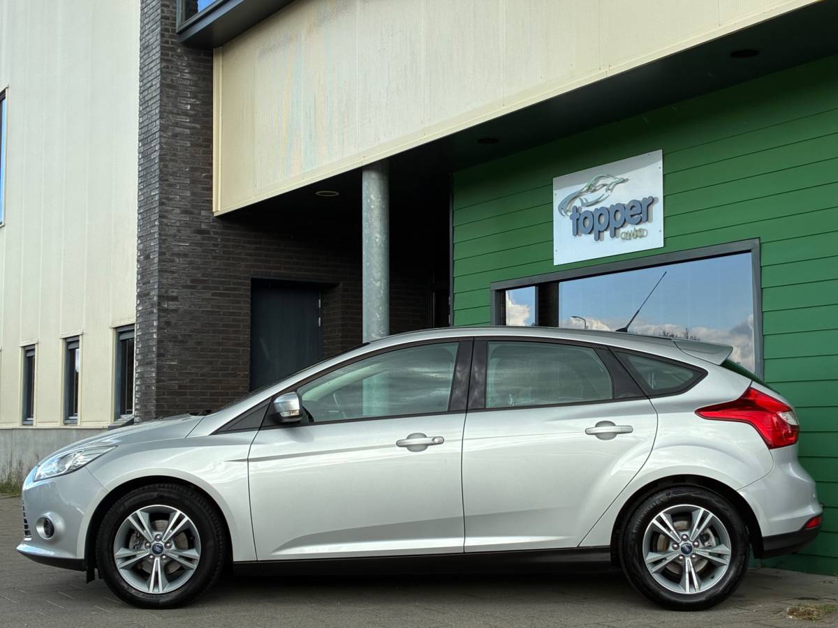 Ford Focus Ford Focus 1.0 EcoBoost Edition|2e Eigenaar|D-riem v.v.|Navigatie|Airco|CruiseControl|Trekhaak|Nieuwe APK|NAP|