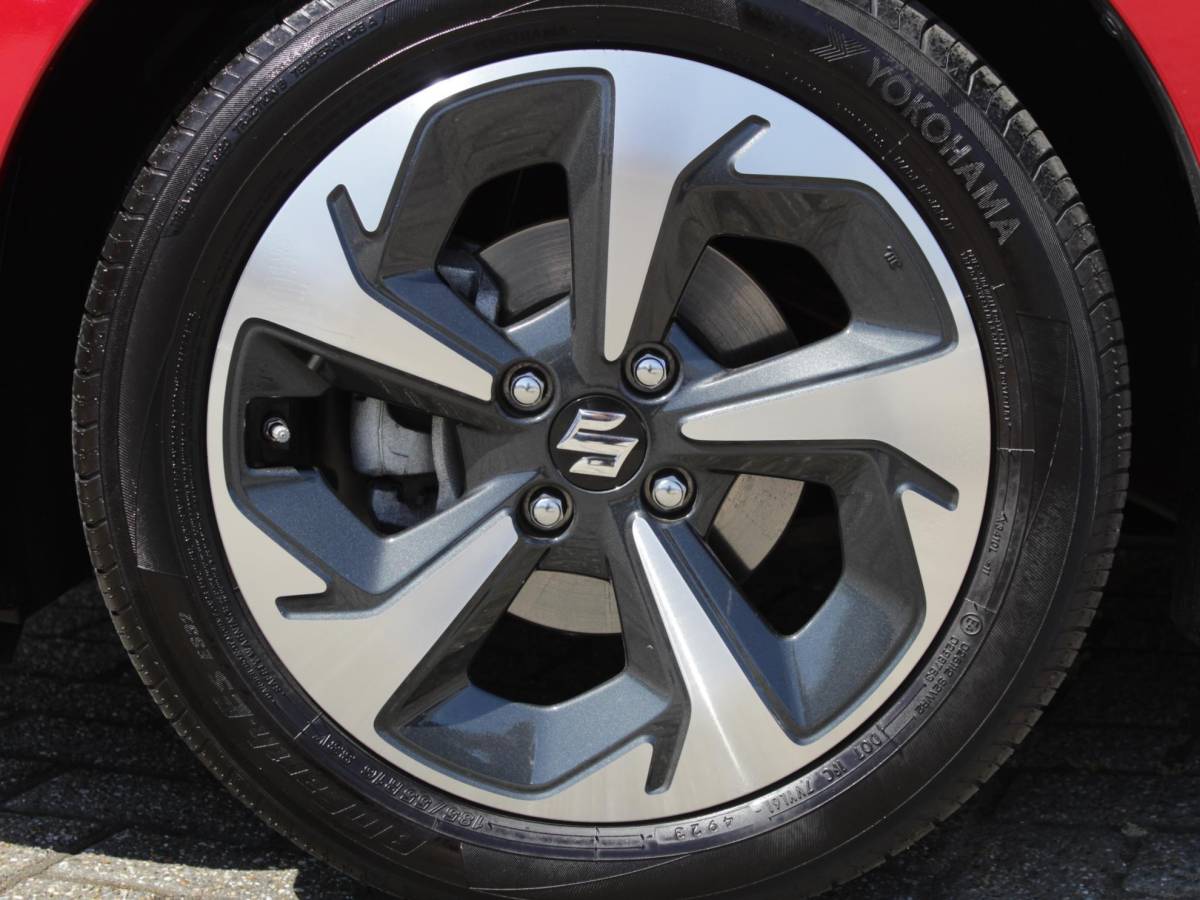 Suzuki Swift Suzuki Swift 1.2 Style Smart Hybrid Automaat | € 2200,- DEALERKORTING! | Snel Rijden!