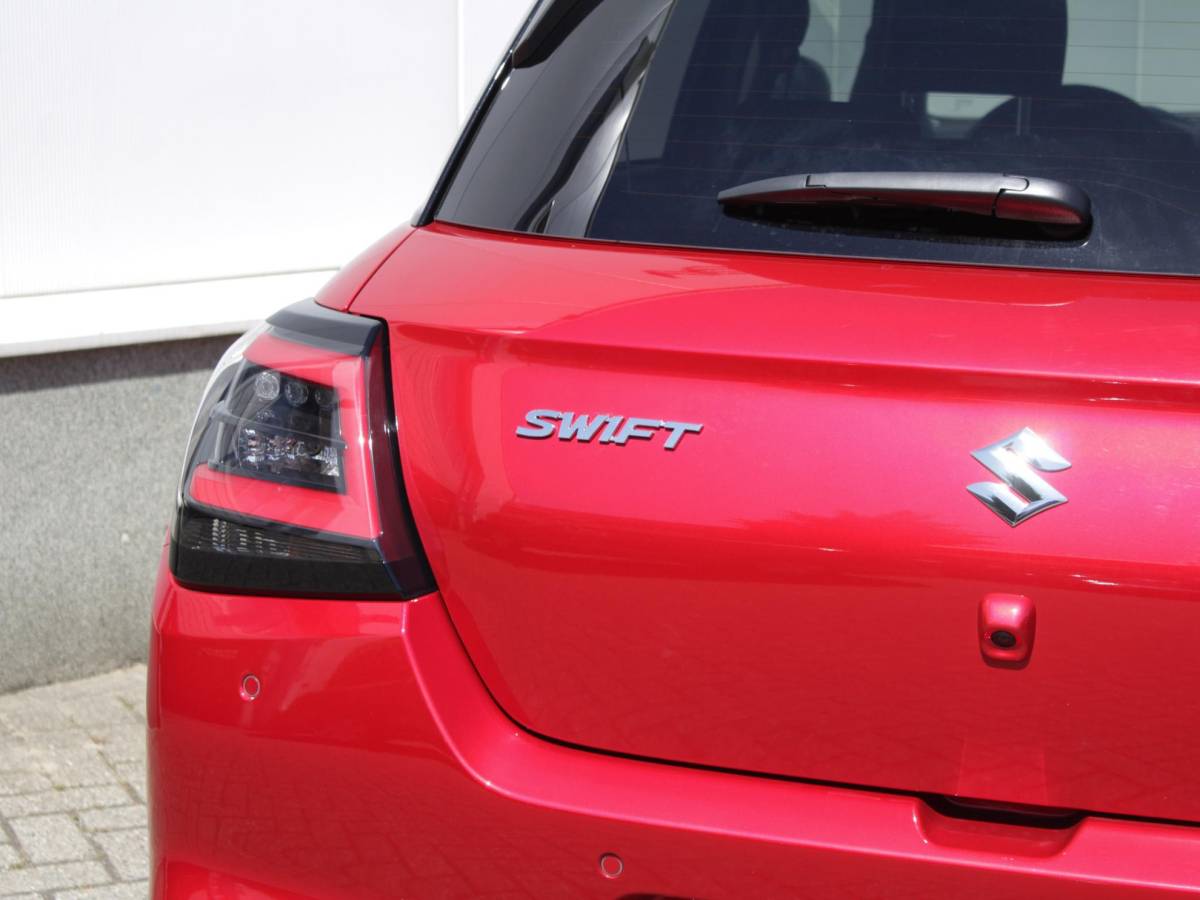 Suzuki Swift Suzuki Swift 1.2 Style Smart Hybrid Automaat | € 2200,- DEALERKORTING! | Snel Rijden!